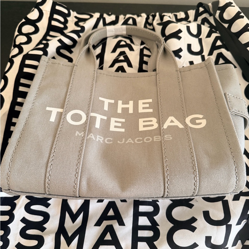 Marc Jacobs Small Gray The Tote Bag - Picture 2 of 3